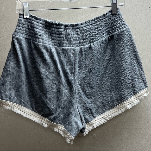 Adorable gray shorts - Picture 5 of 7